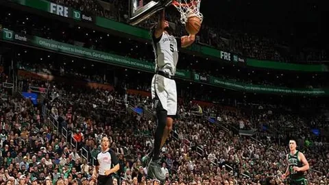 《独家揭秘！曼联重磅签约，前阿森纳公关巨头即将加盟，26年辉煌新篇章！》